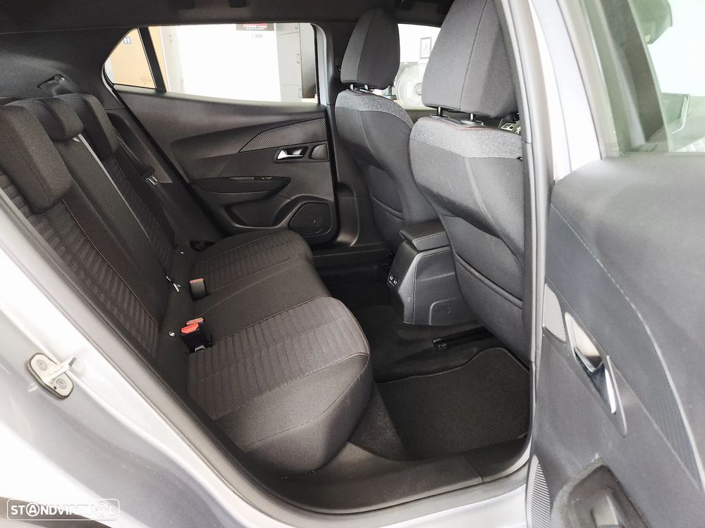 Peugeot e-2008 - 32