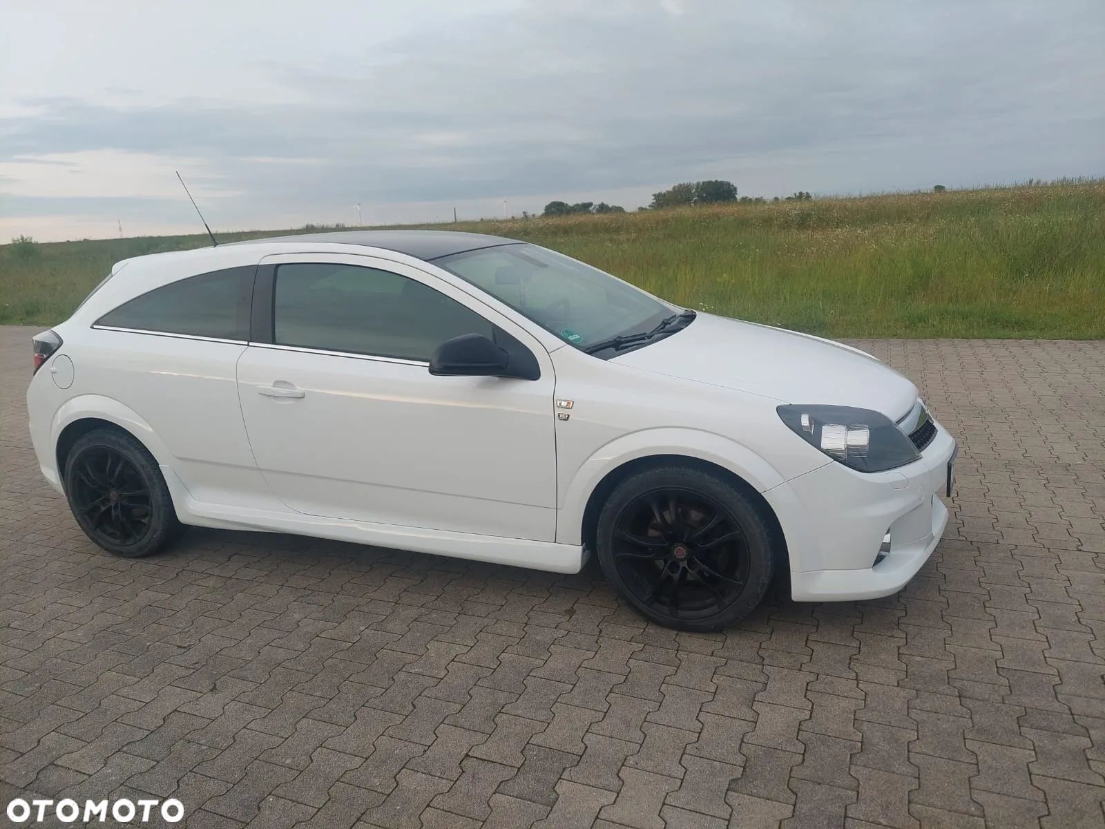 Opel Astra GTC 1.6 - 1