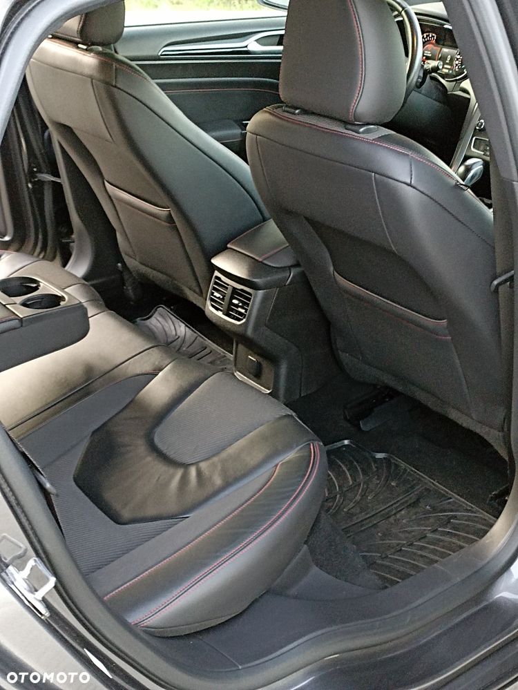Ford Mondeo - 8