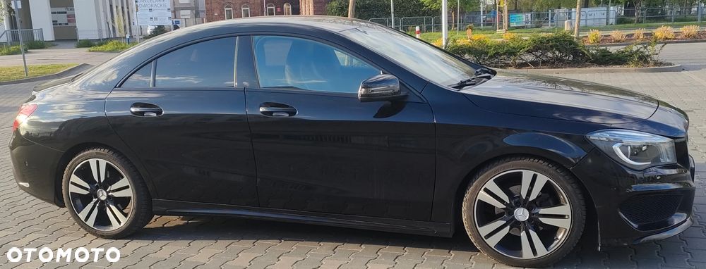 Mercedes-Benz CLA 200 7G-DCT - 4