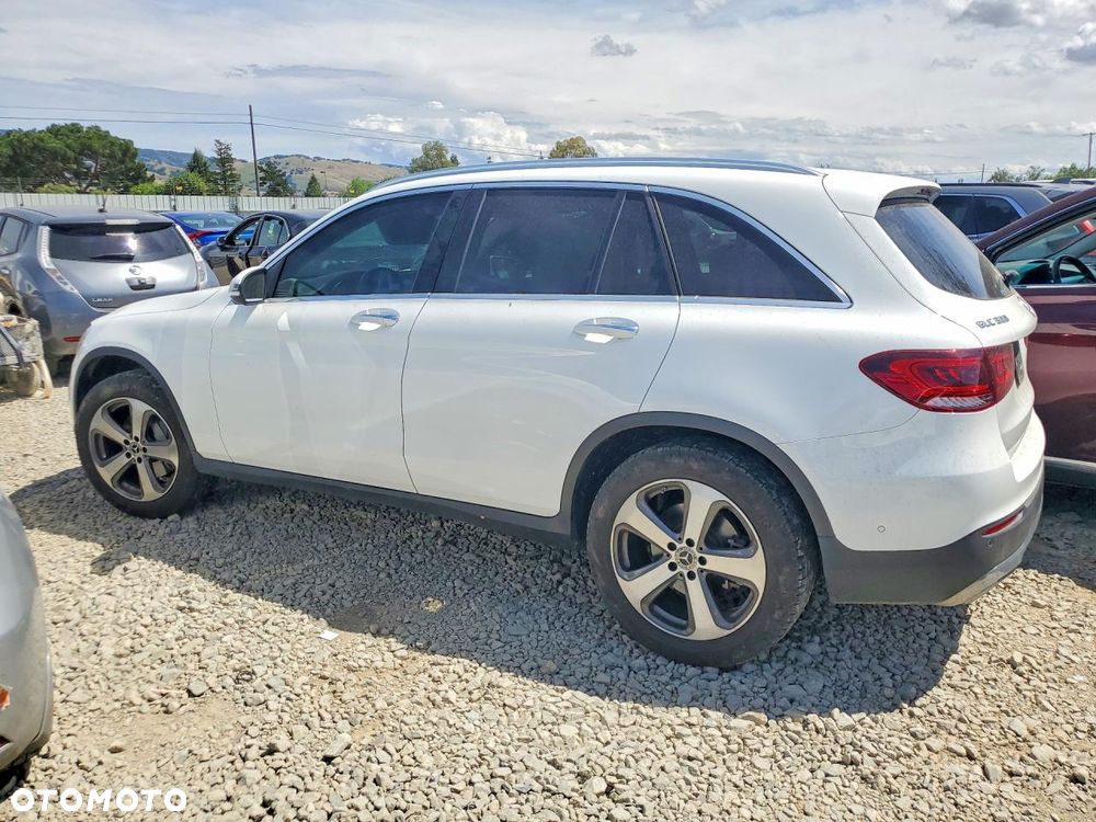 Mercedes-Benz GLC 300 4Matic 9G-TRONIC AMG Line - 2
