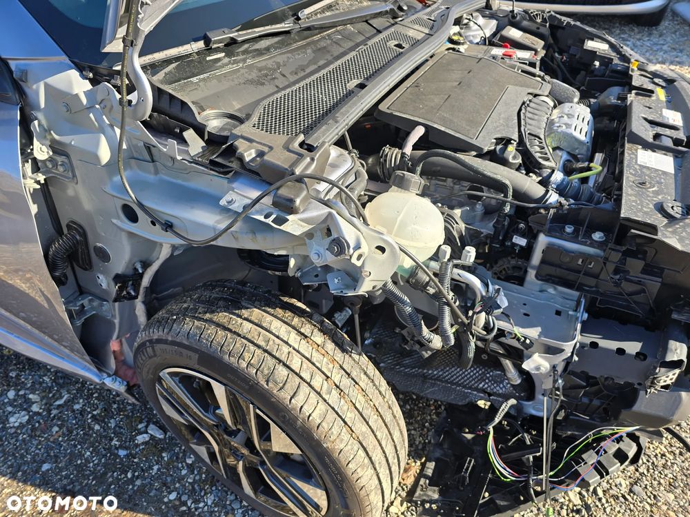 Peugeot 208 PureTech 100 Business - 8