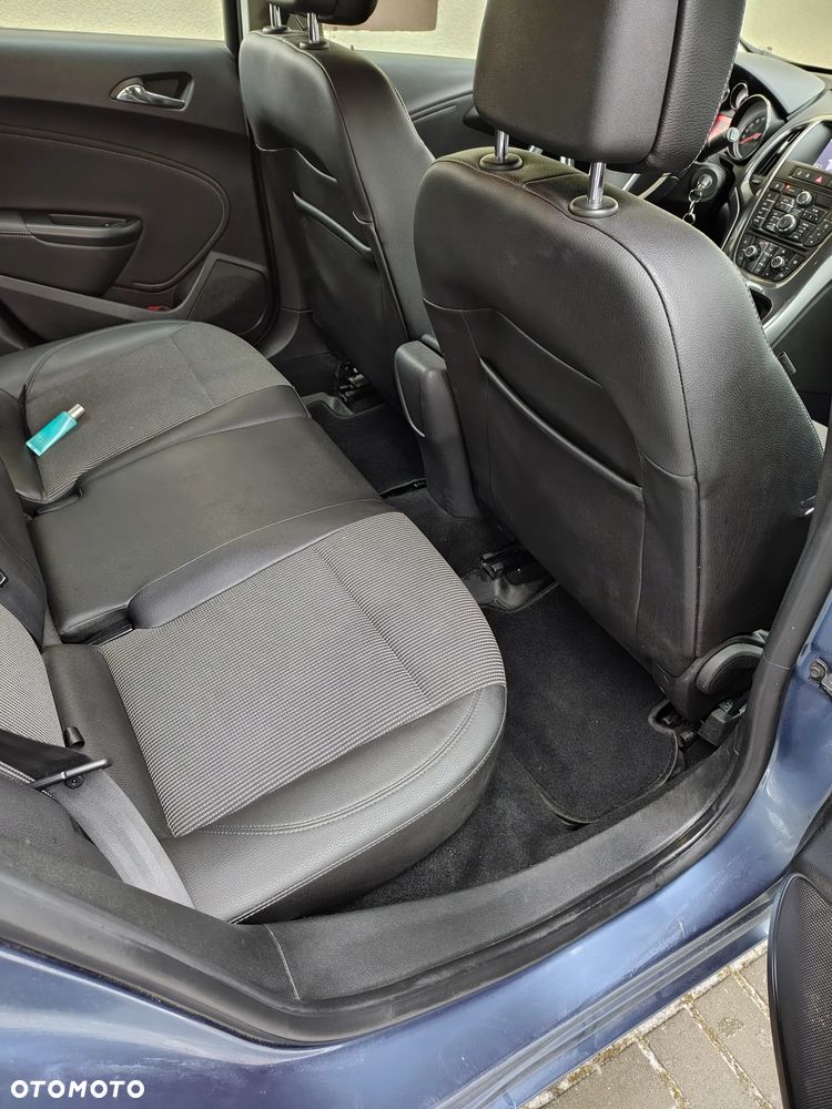 Opel Astra 1.6 CDTI Cosmo - 11