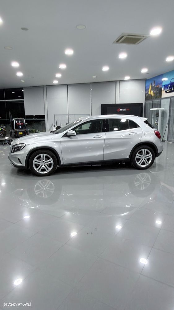 Mercedes-Benz GLA 200 AMG Line - 4