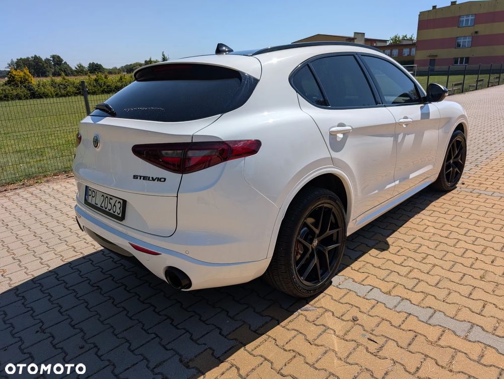 Alfa Romeo Stelvio 2.0 Turbo TI Q4 - 3