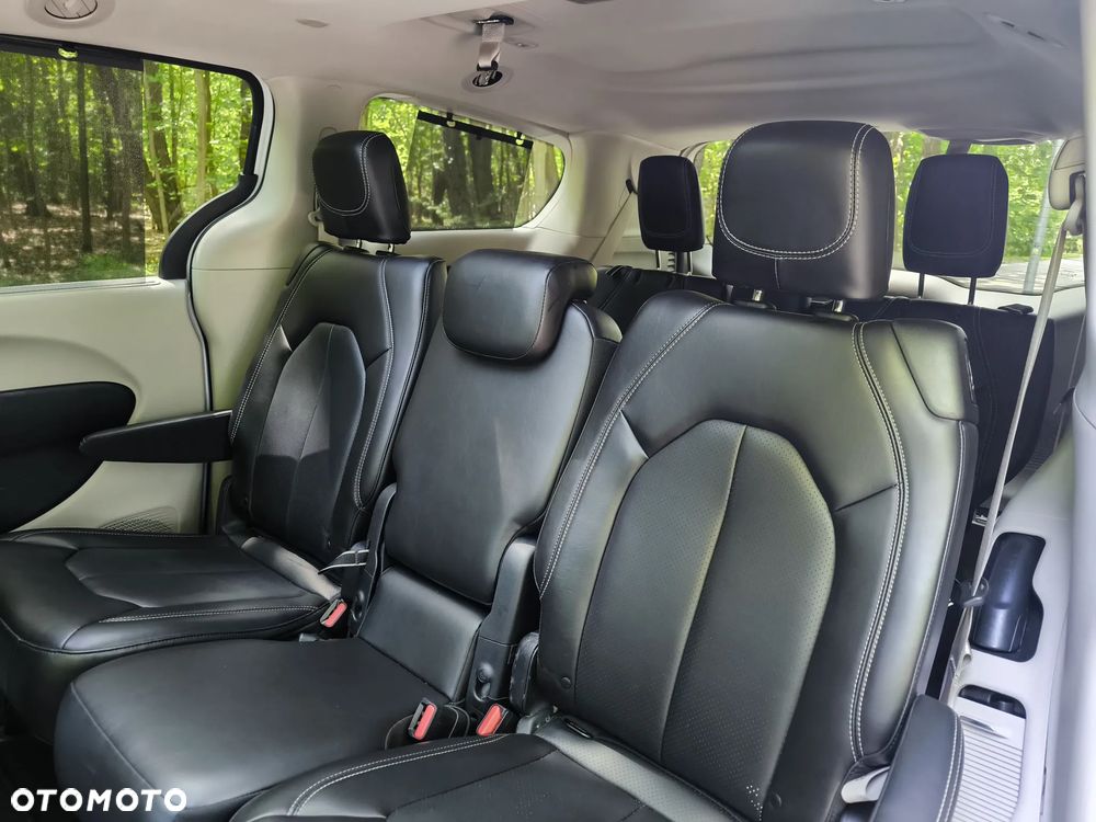 Chrysler Pacifica - 19