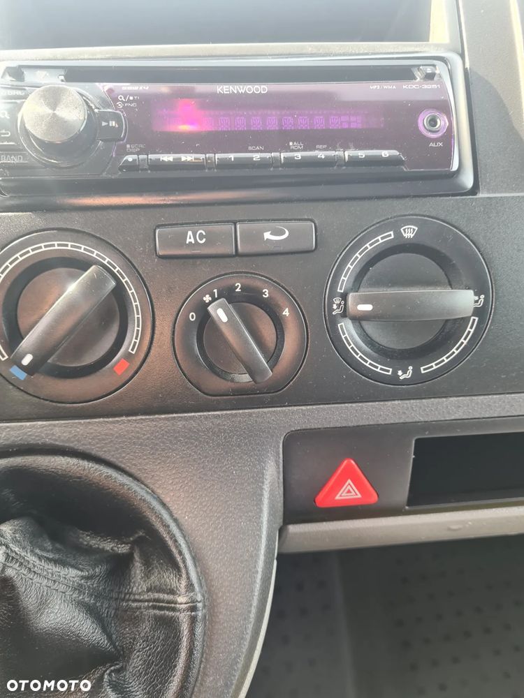 Volkswagen Transporter - 9