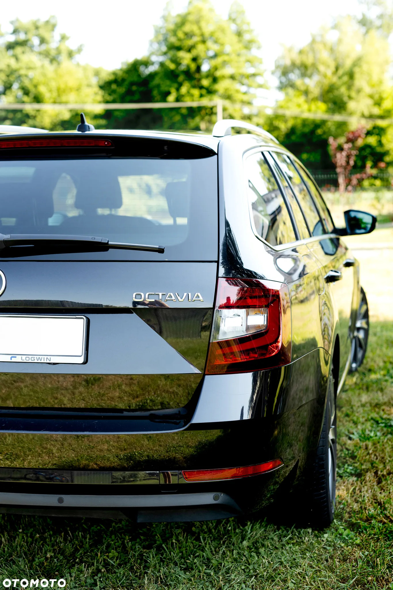 Skoda Octavia Combi 2.0 TDI L&K - 6