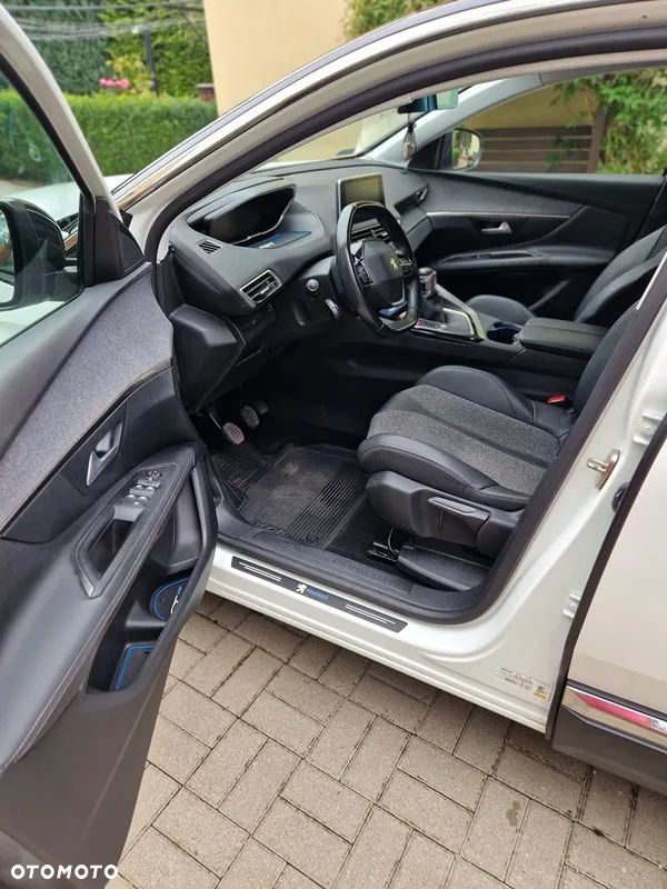 Peugeot 3008 1.2 PureTech Allure S&S - 12