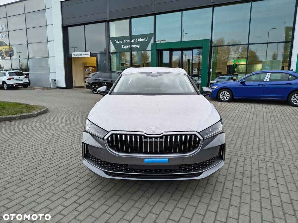 Skoda Superb 2.0 TDI SCR Drive DSG - 2