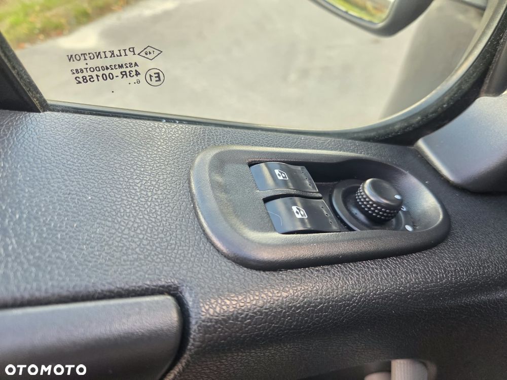 Nissan NV400 - 16