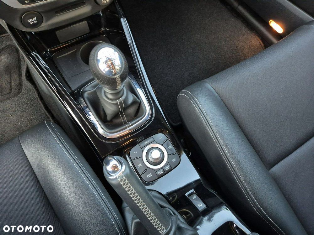 Renault Megane ENERGY TCe 130 BOSE EDITION - 18
