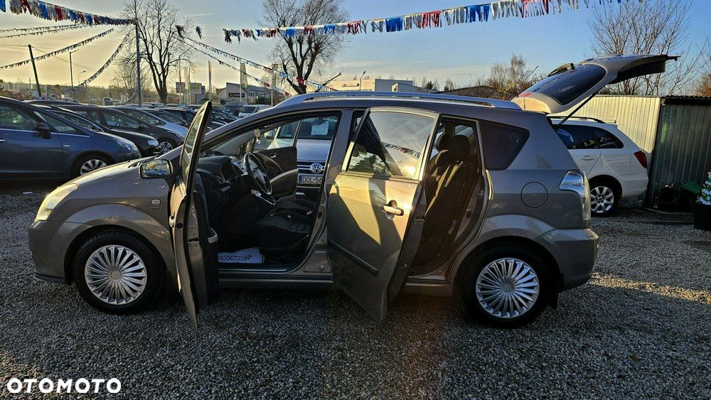 Toyota Corolla Verso - 16