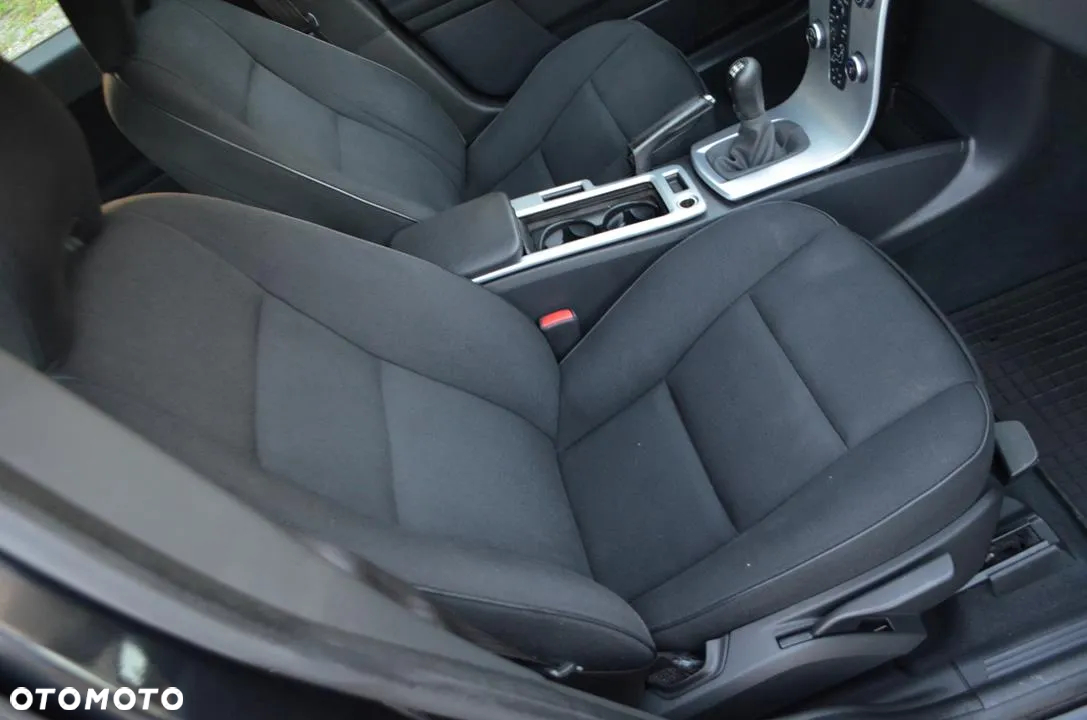 Volvo V50 1.6 - 22