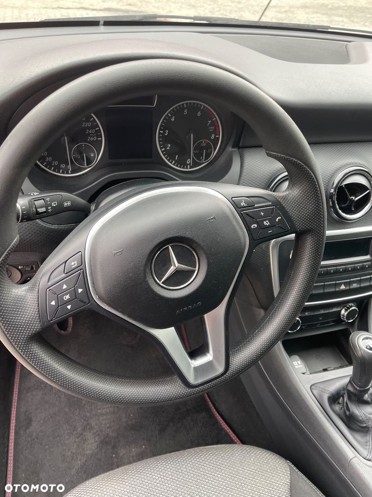 Mercedes-Benz Klasa A 180 (BlueEFFICIENCY) - 8