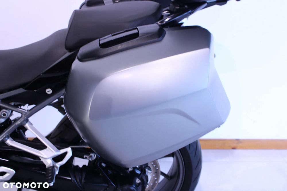 BMW R - 18