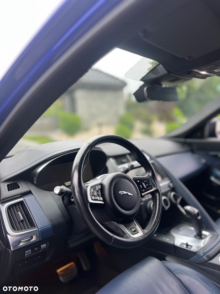 Jaguar E-Pace - 9