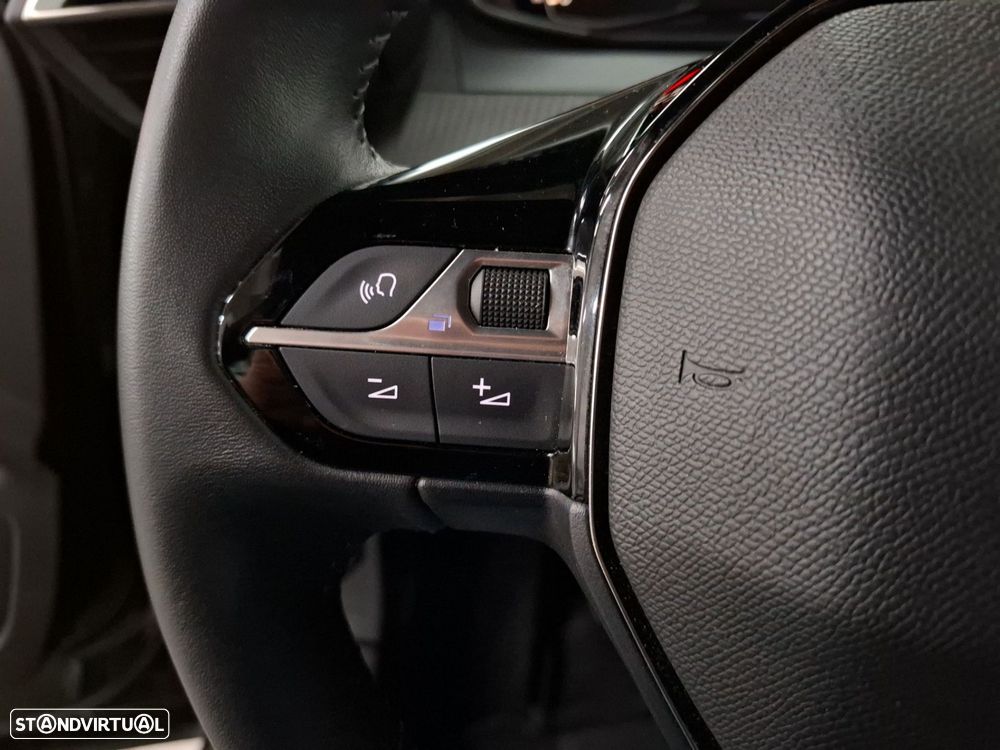 Peugeot 2008 1.2 PureTech Style - 16