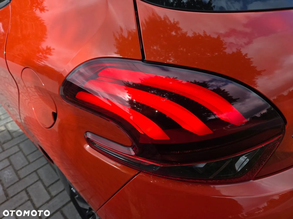 Peugeot 208 - 30