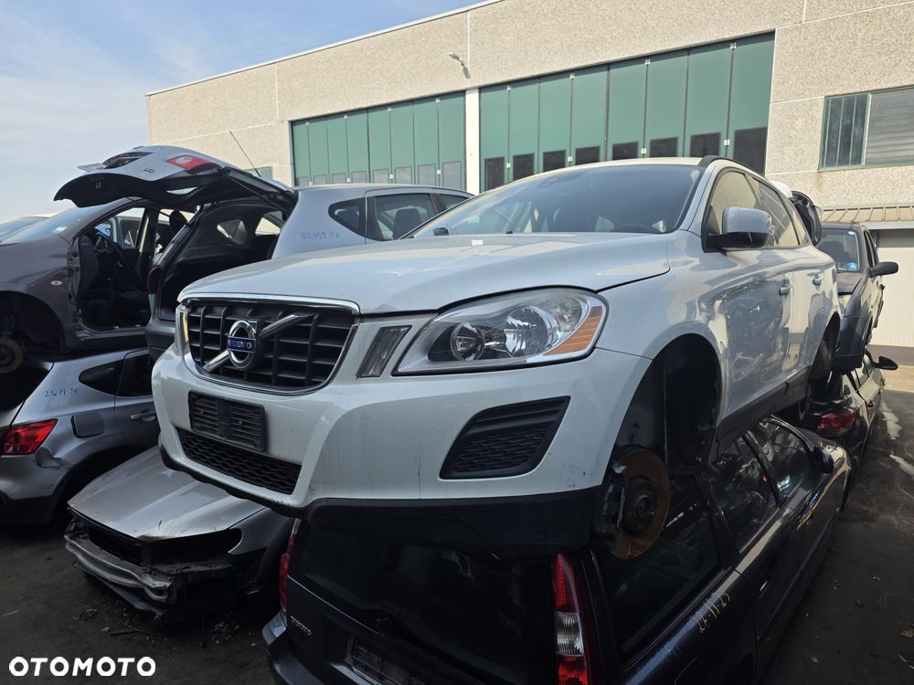 VOLVO XC60 I 614-46 DIESEL MASKA ZDERZAK BLOTNIKI LAMPY CHLODNICE PAS PRZOD KOMPLETNY - 1