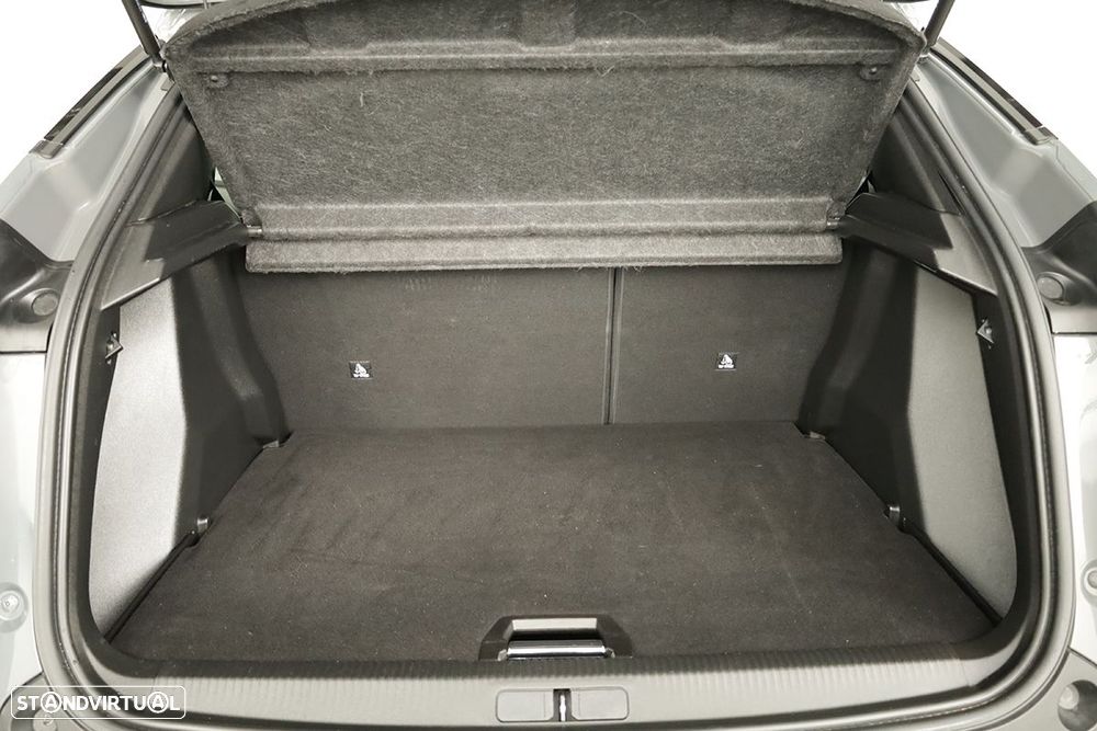 Peugeot 2008 1.2 PureTech Allure EAT8 - 24