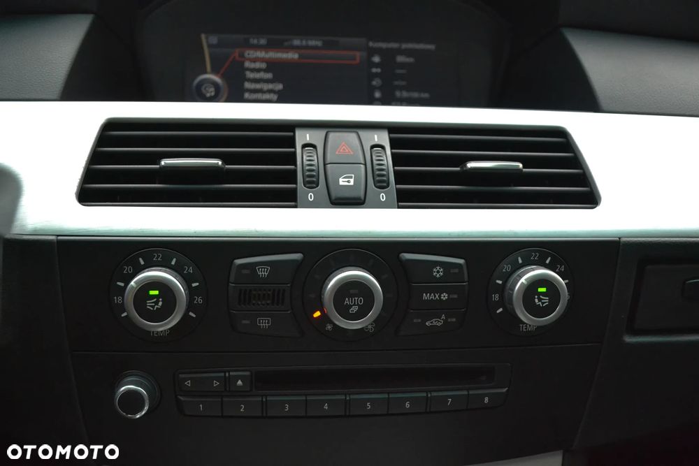 BMW Seria 5 530i xDrive - 15