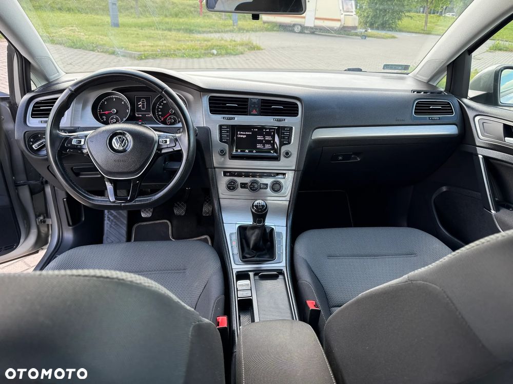 Volkswagen Golf - 9