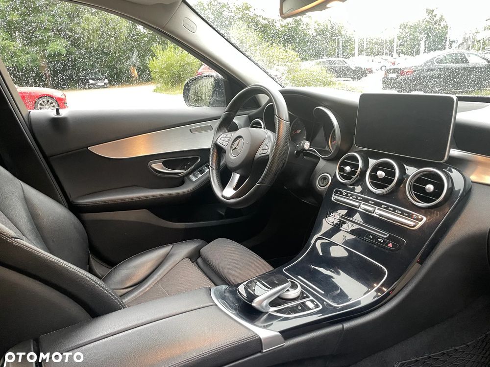 Mercedes-Benz Klasa C 200 4Matic 7G-TRONIC - 11