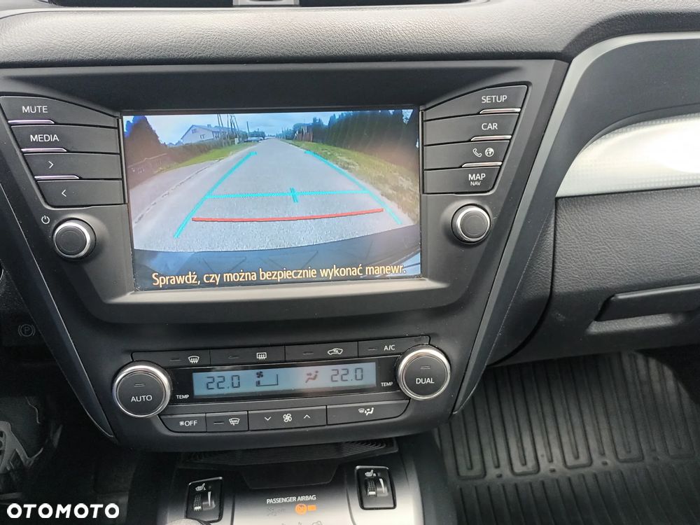 Toyota Avensis 2.0 D-4D Prestige - 26