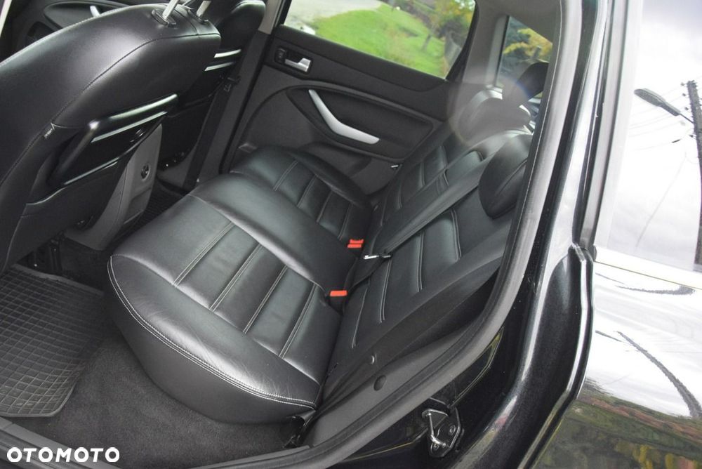 Ford Kuga - 30
