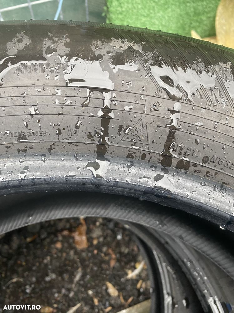 Set 2 anvelope iarna vara Yokohama BluEarth 225 60 R18 104V Dot 2924 - 7