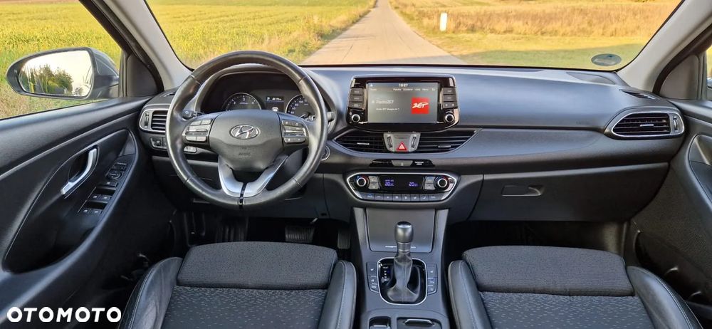Hyundai i30 1.6 D Premiere Luxury DCT - 25