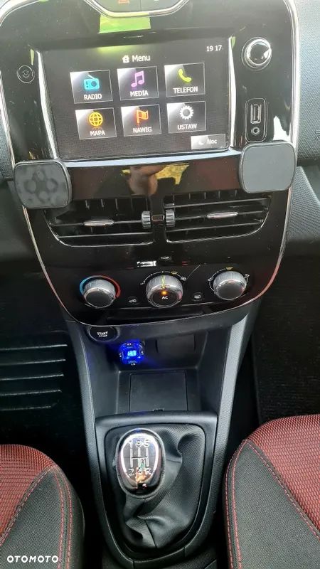 Renault Clio 1.2 16V 75 Expression - 19