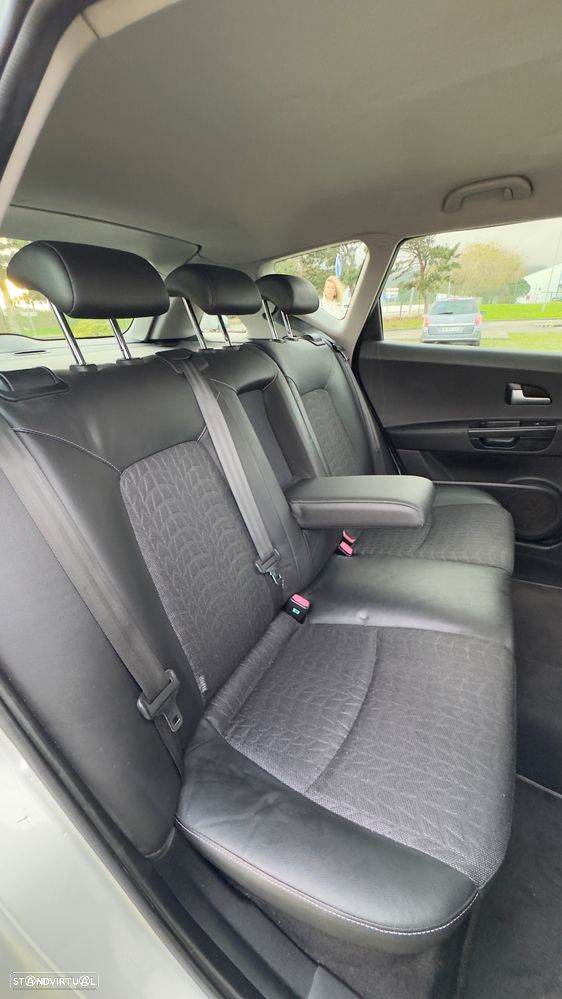 Kia Ceed SW 1.6 CRDi EX - 10