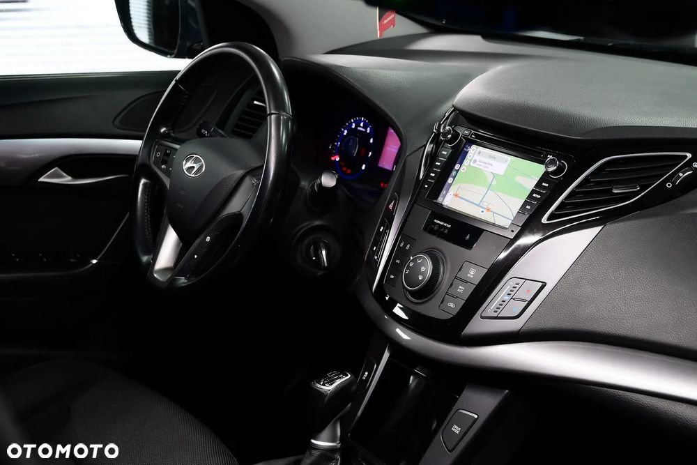 Hyundai i40 Kombi blue 1.6 Classic - 26