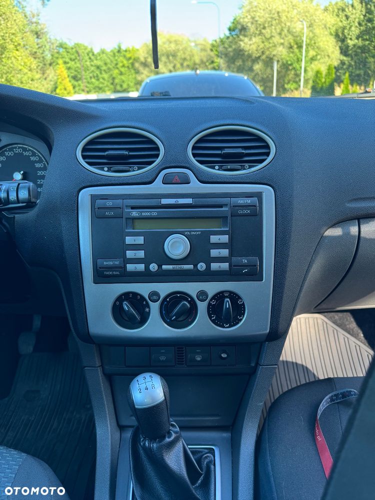 Ford Focus 1.8 Trend - 13