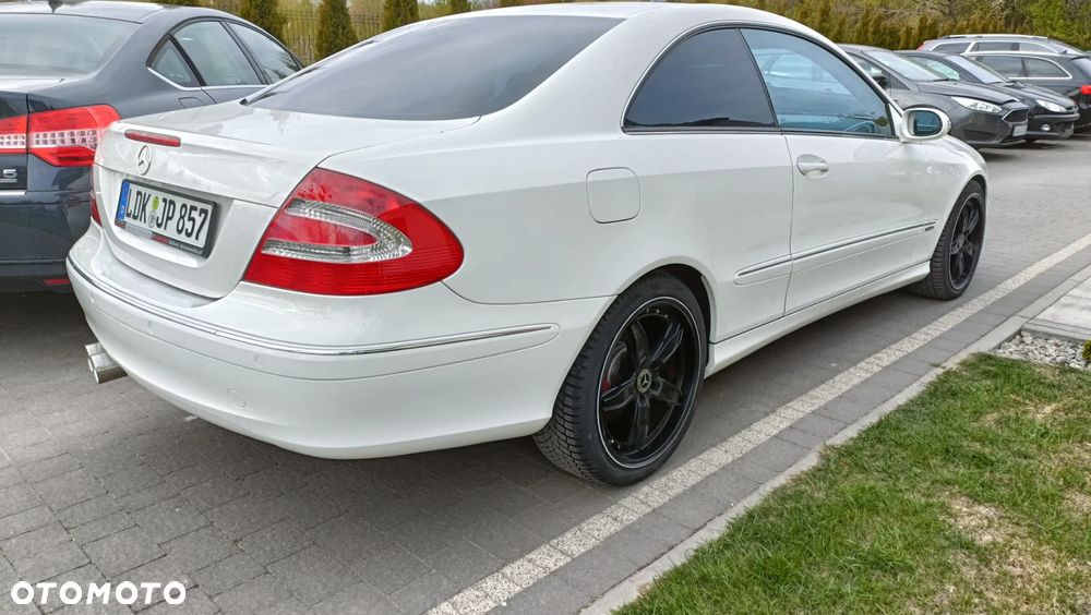 Mercedes-Benz CLK - 27