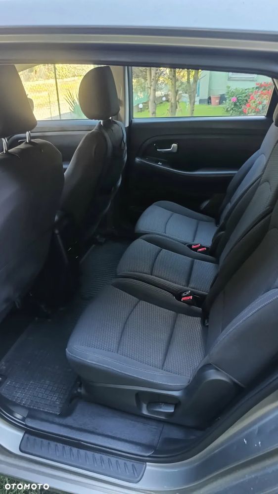 Kia Carens 1.6 GDI M 7os EU6 - 6