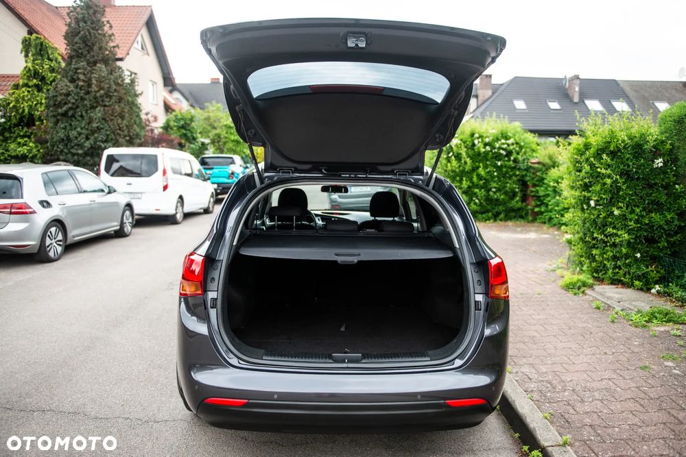 Kia Ceed 1.6 GDI ISG Vision - 14