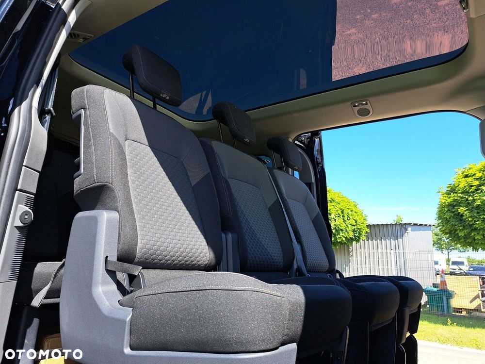 Volkswagen Caravelle - 31
