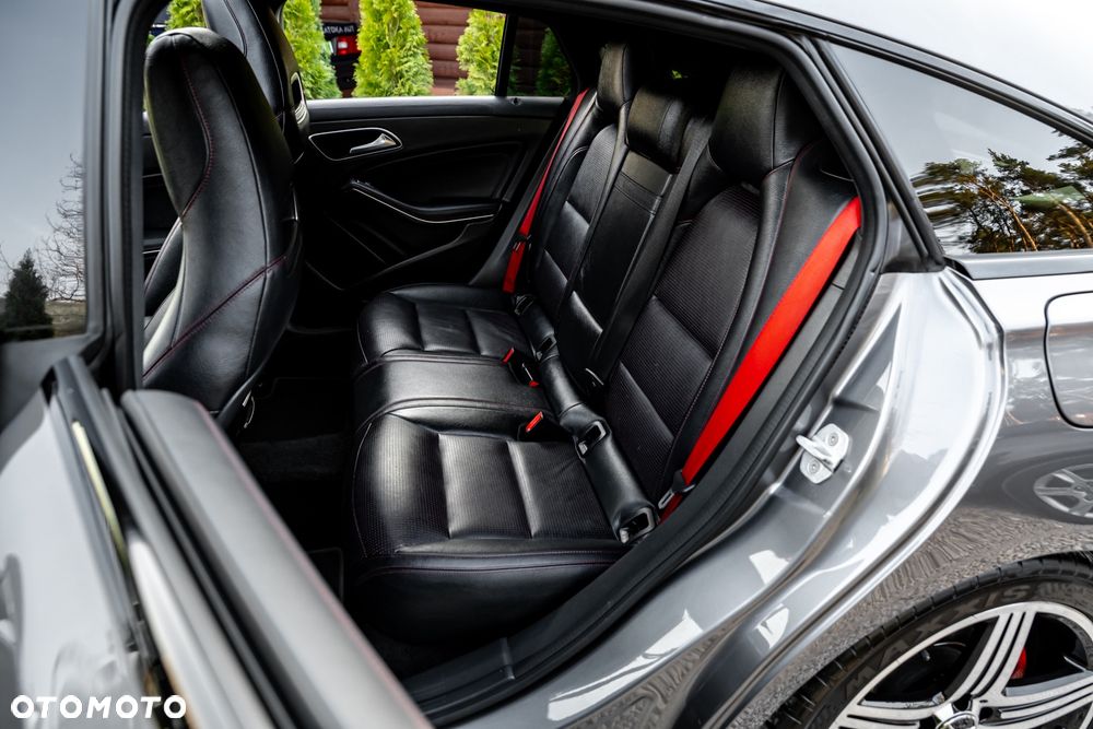 Mercedes-Benz CLA 250 4Matic 7G-DCT Sport - 19