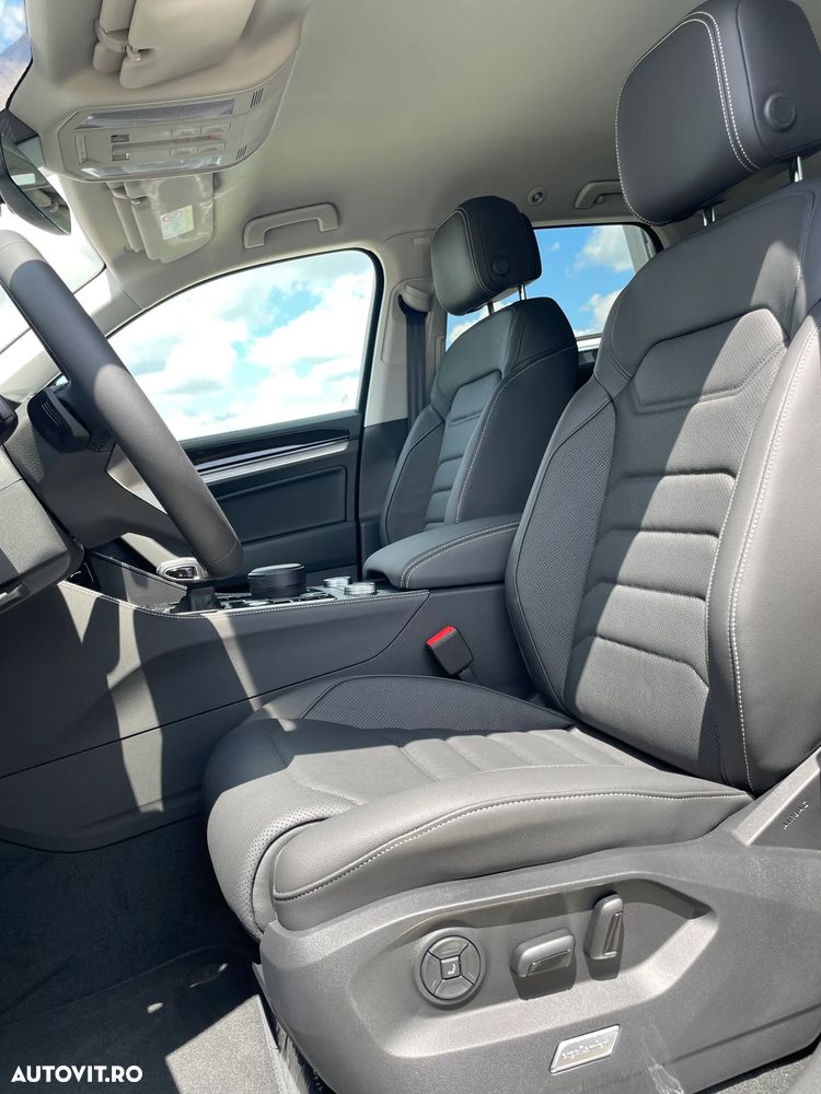 Volkswagen Touareg V6 TDI 4MOTION Elegance - 12