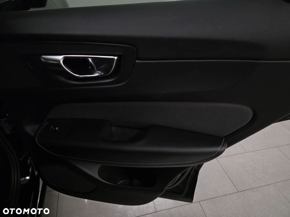 Volvo XC 60 B4 D AWD Inscription - 25