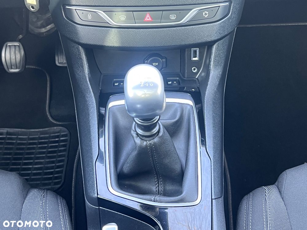 Peugeot 308 1.6 BlueHDi Business Line S&S - 32