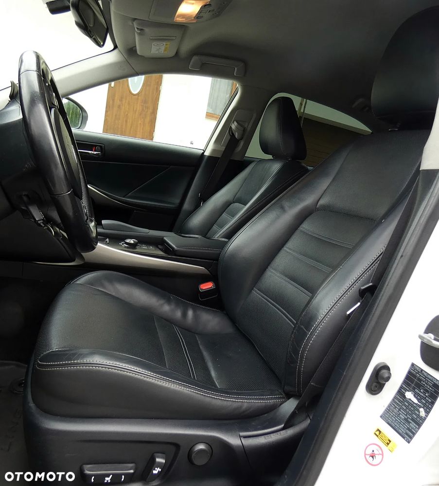 Lexus IS 200t / 300 Black - 14