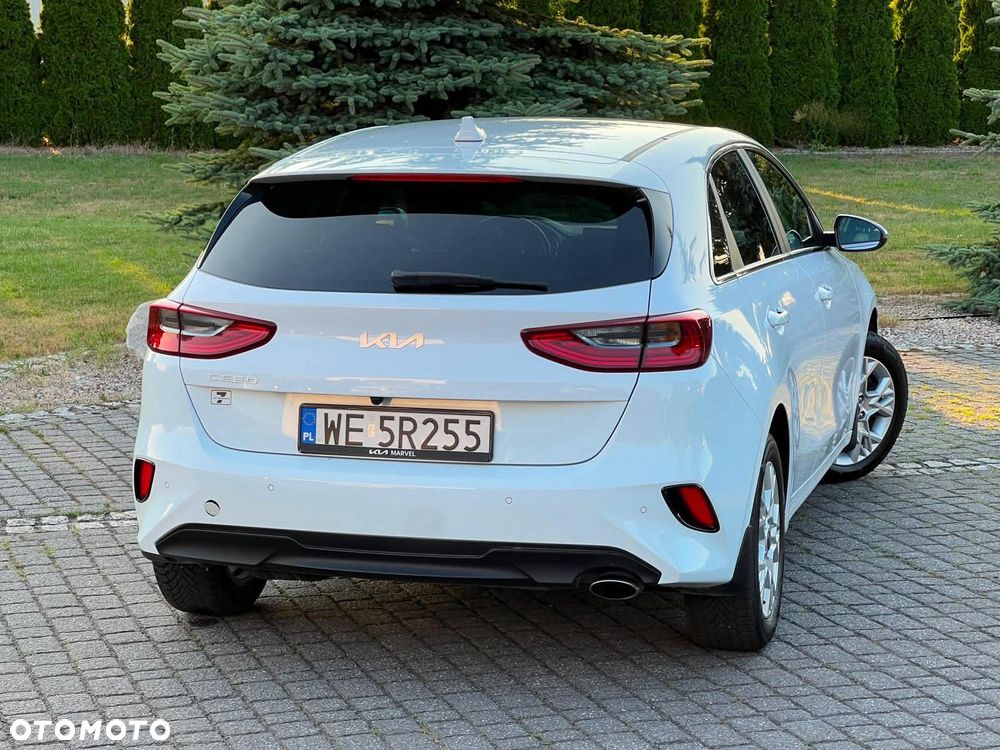 Kia Ceed 1.6 CRDi mHEV Business Line DCT - 12