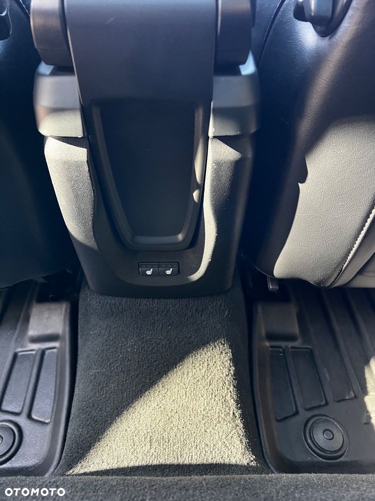 Volvo V40 D4 Drive-E R-Design Summum - 13