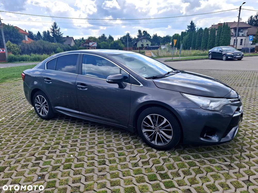 Toyota Avensis - 2