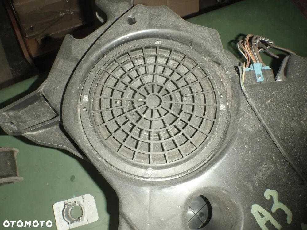 kostka z SUBWOOFER głośnik audi A3 8P303 - 1