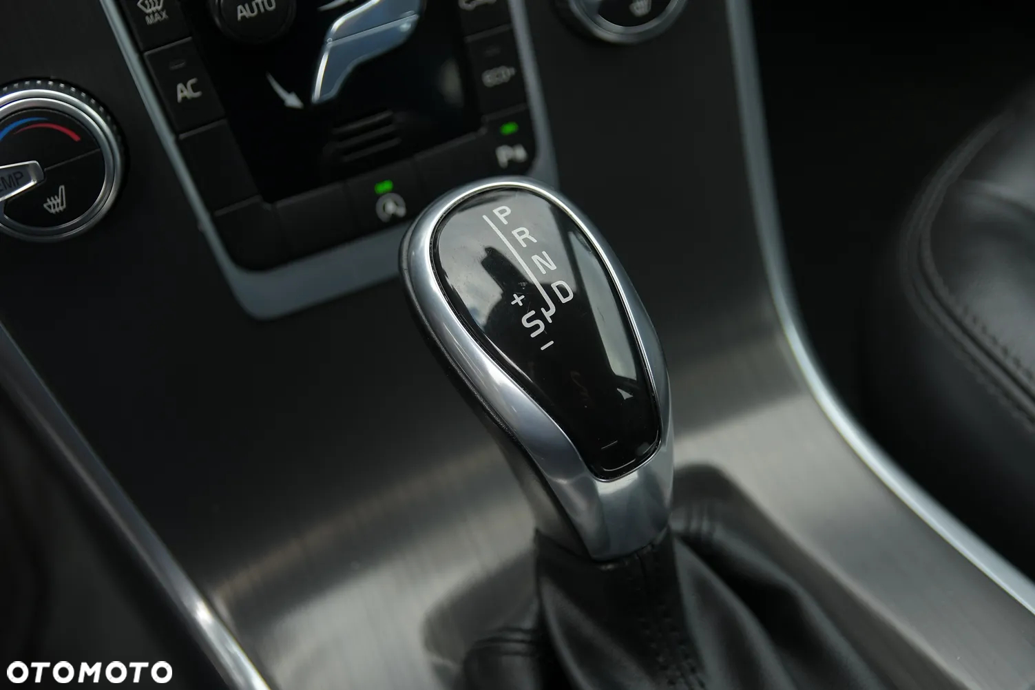 Volvo XC 60 - 30